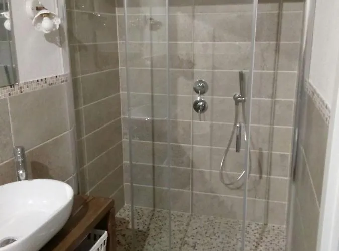 Via Indelli 28 מונופולי